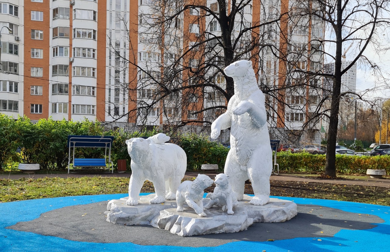 На Тихомирова поселились полярные медведи