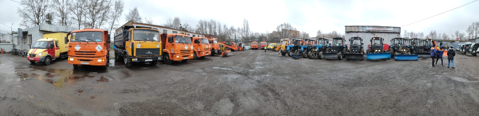 Готовность спецтехники к снегопадам проверили в Северном Медведкове